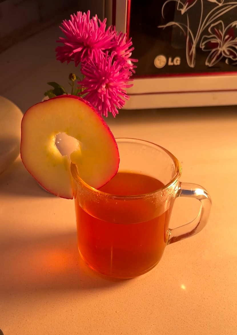 Apple Tea Recipe by Chatori Chetna - GetMyHarvest.com